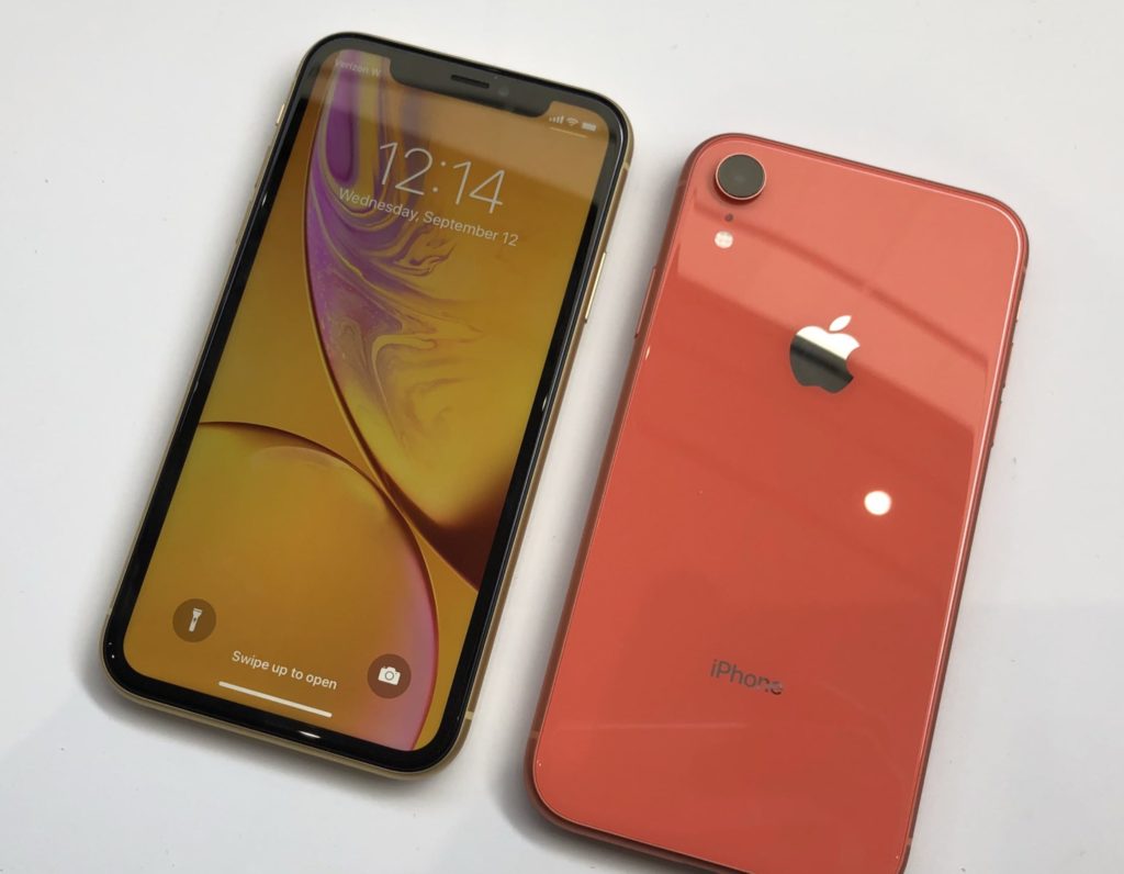 iPhone XR - не самый выгодный, но самый недорогой безрамочник