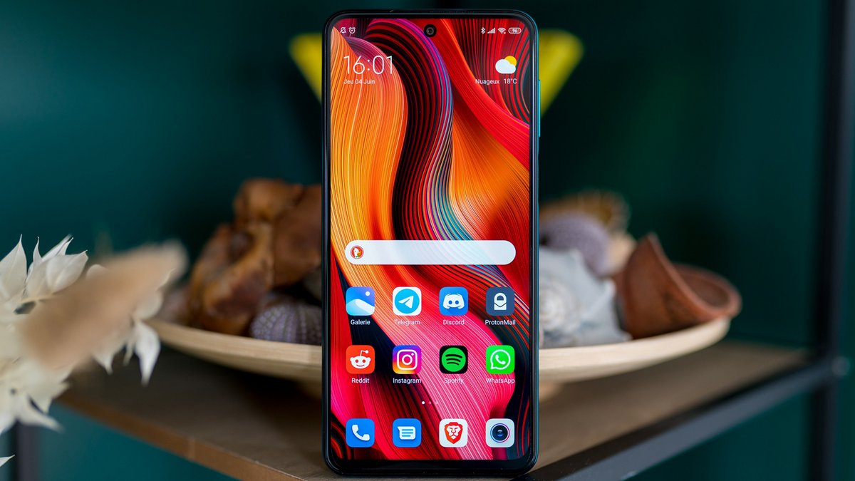 Какой смартфон xiaomi лучше купить в 2020 году до 15000